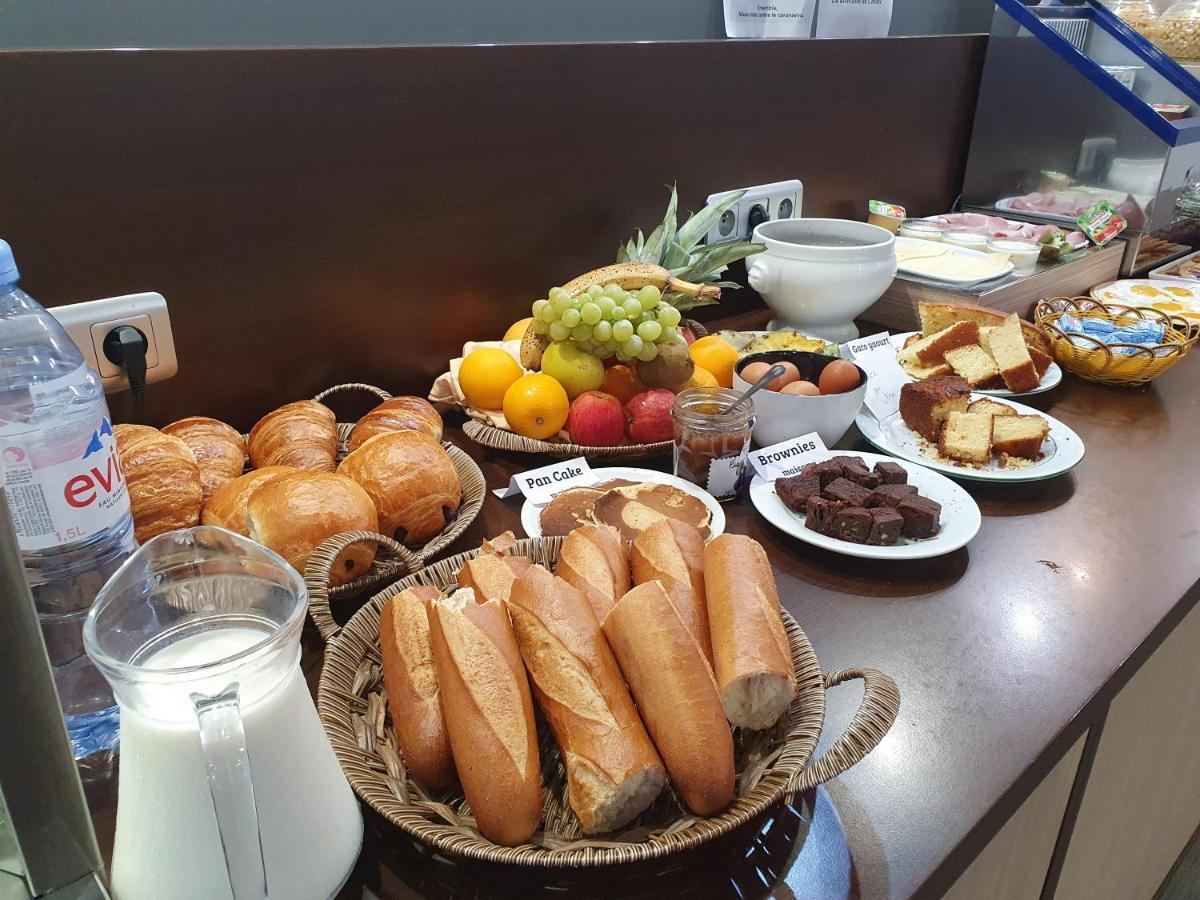 Contact Hotel Restaurant La Chaumiere Entre Orgeval Et Flins A13 Sortie 8 Les Mureaux Kültér fotó