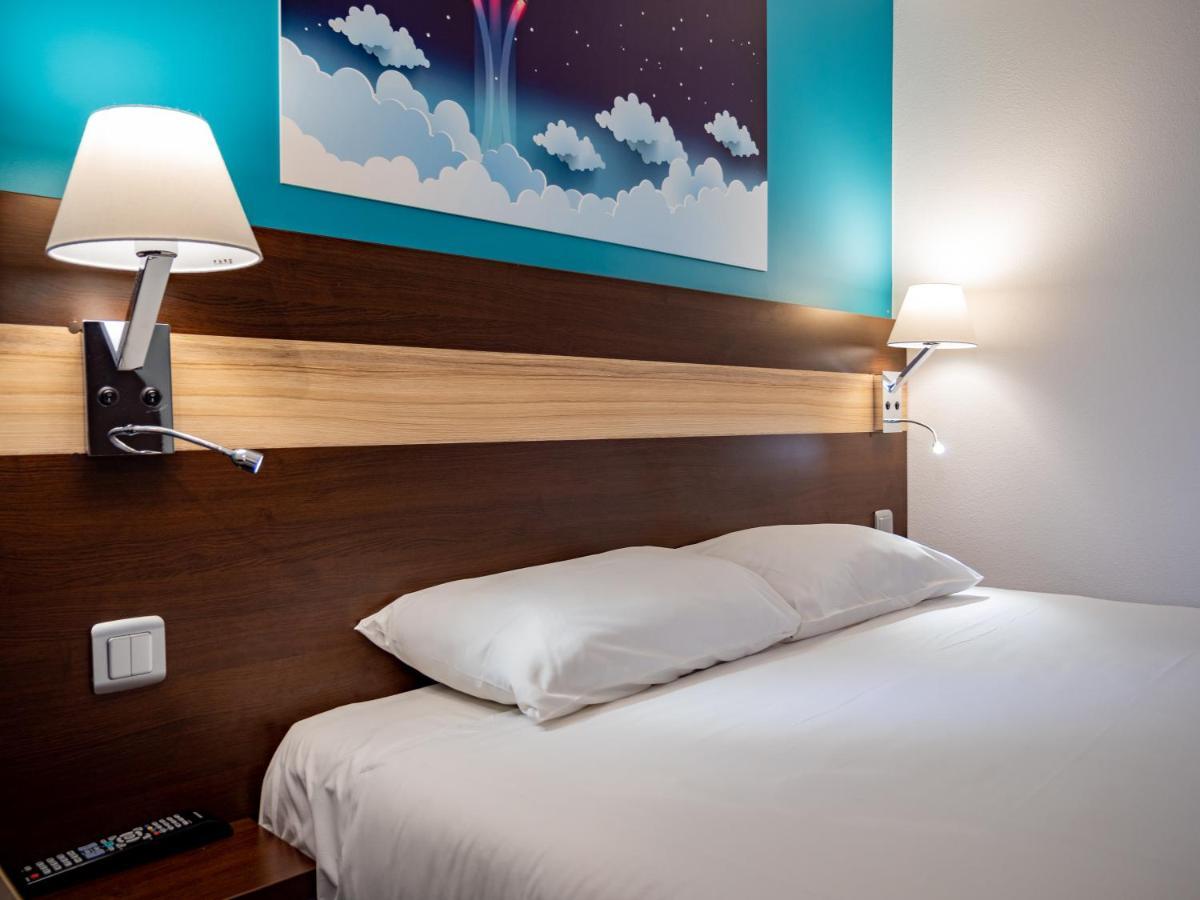 Contact Hotel Restaurant La Chaumiere Entre Orgeval Et Flins A13 Sortie 8 Les Mureaux Kültér fotó