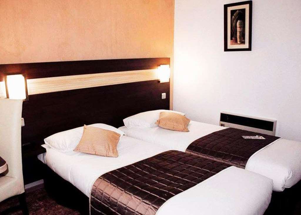 Contact Hotel Restaurant La Chaumiere Entre Orgeval Et Flins A13 Sortie 8 Les Mureaux Szoba fotó