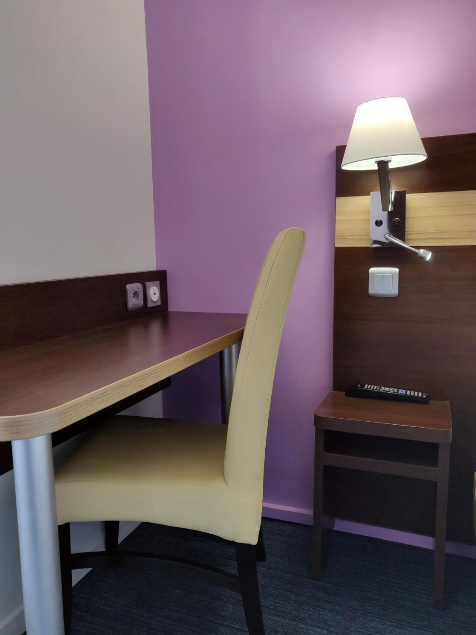Contact Hotel Restaurant La Chaumiere Entre Orgeval Et Flins A13 Sortie 8 Les Mureaux Kültér fotó
